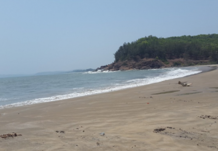 Mangodlu Beach, Uttara Kannada (Karwar), Karnataka - Vushii.com